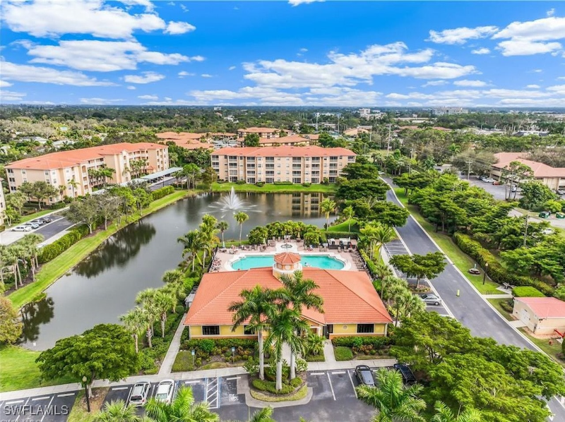 8261 Pathfinder Loop in Ft. Myers, FL - Building Photo