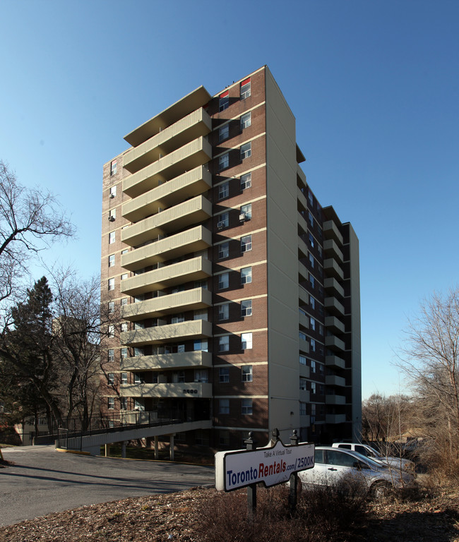 2460-2500 Keele Street in Toronto, ON - Building Photo - Building Photo