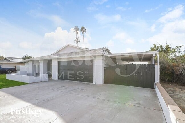 4451 W Sweetwater Ave in Glendale, AZ - Building Photo - Building Photo