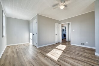 3111 Liberty Pkwy in Dundalk, MD - Building Photo - Building Photo