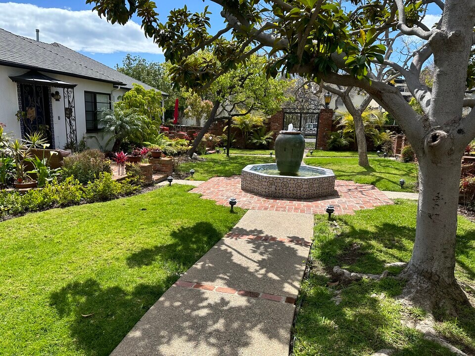 1041 17th St in Santa Monica, CA - Building Photo