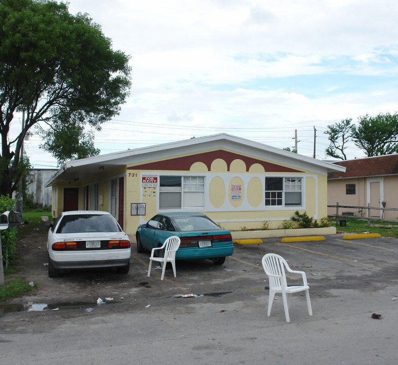 731 NW 4th Ave in Fort Lauderdale, FL - Building Photo