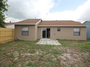 5760 Judd Falls Rd E in Greenacres, FL - Building Photo - Building Photo