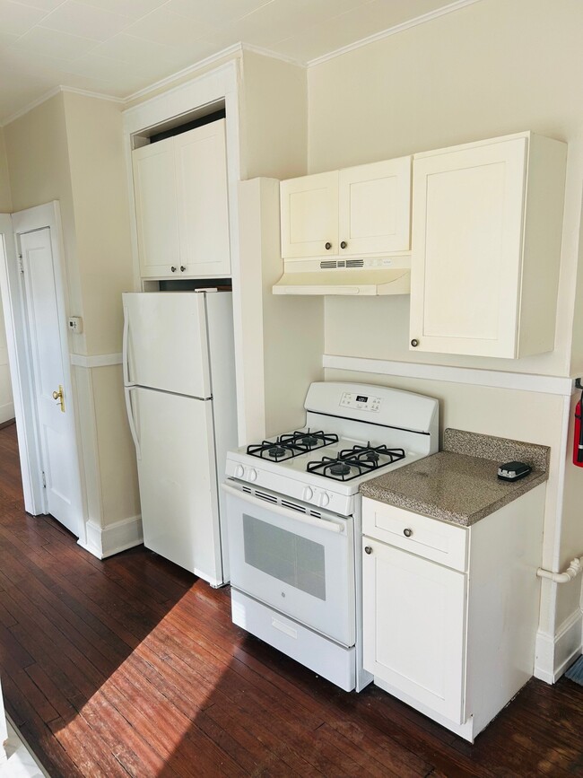 532 Valley Rd, Unit 3