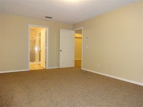 1211 Walnut Grove Way in Rockledge, FL - Foto de edificio - Building Photo