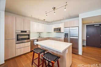 888 Kapiolani Blvd in Honolulu, HI - Building Photo - Building Photo