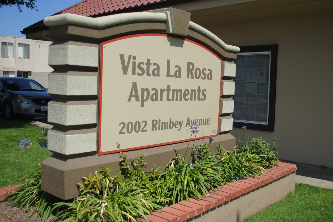 Vista La Rosa in San Diego, CA - Foto de edificio