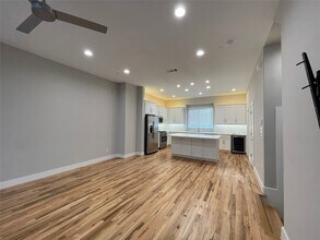 4910 Live Oak St in Dallas, TX - Foto de edificio - Building Photo