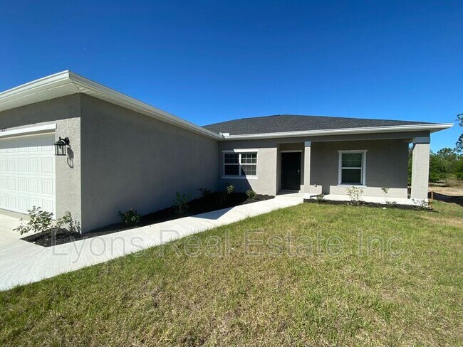 5625 Abelman Rd in North Port, FL - Building Photo - Building Photo