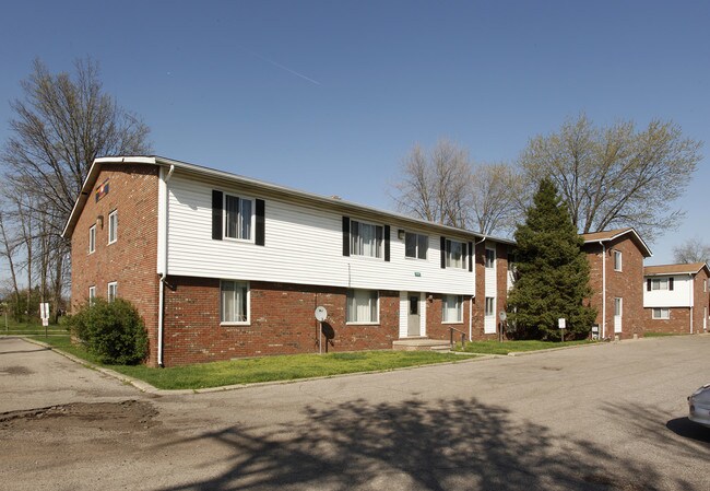 Michelle Place Apartments in Romulus, MI - Foto de edificio - Building Photo