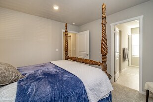 18798 108th Ave Ct E in Puyallup, WA - Building Photo