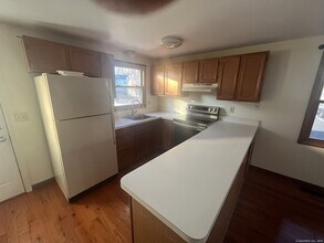 2 Allspice Ln in Glastonbury, CT - Building Photo - Building Photo