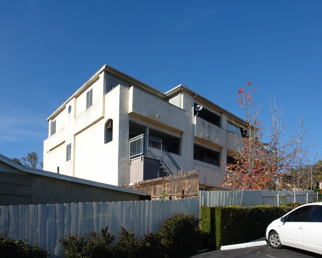 5420 Conneticut Ave in La Mesa, CA - Foto de edificio - Building Photo