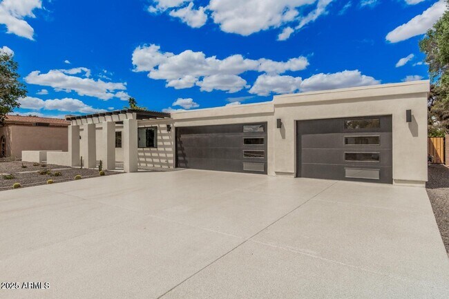 property at 6712 E Pershing Ave