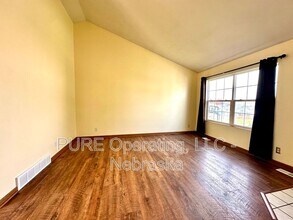 7879 Bauman Ave in Omaha, NE - Building Photo - Building Photo