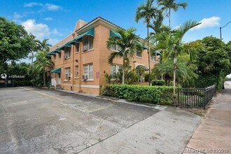 3409 S Le Jeune Rd-Unit -8 in Miami, FL - Building Photo - Building Photo