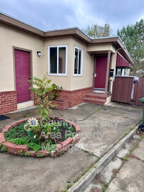 property at 1031 Ranchito Ct