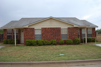 Winters Duplexes in Winters, TX - Building Photo - Building Photo