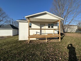 512 Collins Ave in Van Wert, OH - Building Photo