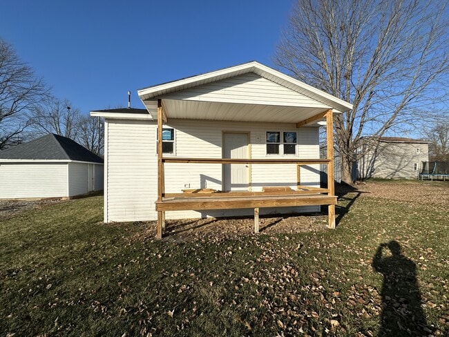 property at 512 Collins Ave