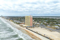 Island Crowne Condominium in Daytona Beach, FL - Building Photo - Building Photo