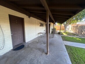 1857 E University Dr in Tempe, AZ - Foto de edificio - Building Photo