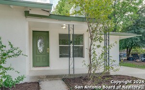 2626 W Mistletoe Ave in San Antonio, TX - Building Photo - Building Photo