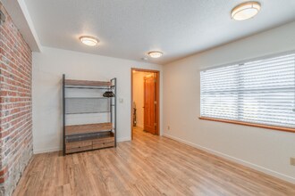 3636 Auburn Blvd in Sacramento, CA - Building Photo - Building Photo