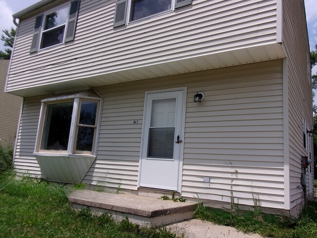 property at 943 ANNAPOLIS