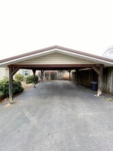 131 Highland Dr in Johnson City, TN - Building Photo - Building Photo