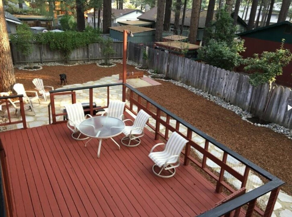 1291 Angora Lake Rd in South Lake Tahoe, CA - Building Photo