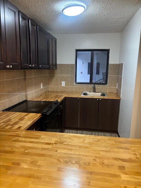 2514 Taylor St in Hollywood, FL - Building Photo