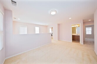 372 Cardinal Ln in Upland, CA - Foto de edificio - Building Photo