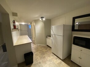 525 Brechin Rd in Nanaimo, BC - Building Photo - Building Photo