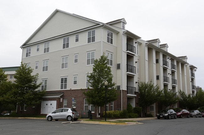 Commons at Potomac Square in Sterling, VA - Building Photo - Building Photo