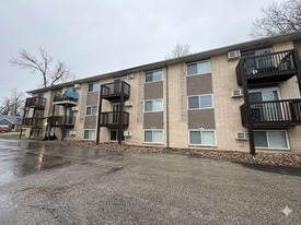 330 29th St Dr SE in Cedar Rapids, IA - Building Photo