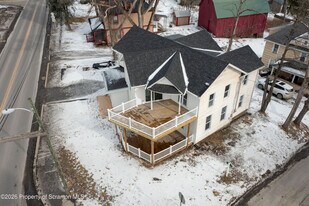 12 Grow Ave in Montrose, PA - Building Photo