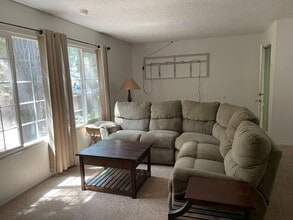 1281 Bonanza Ave in South Lake Tahoe, CA - Building Photo - Building Photo