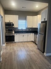 609 N Hill St in Griffin, GA - Building Photo - Building Photo