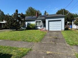5105 SE 51st Ave in Portland, OR - Building Photo