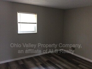 3334 Breckenridge Ln in Louisville, KY - Building Photo - Building Photo