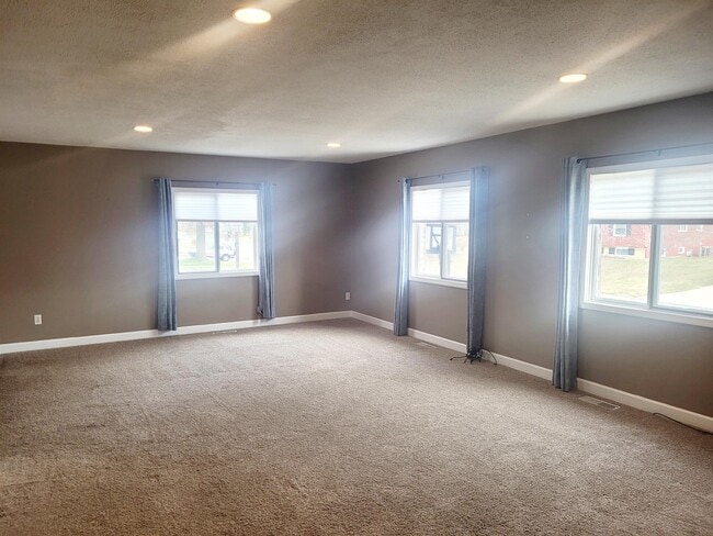 6187 Blythefield Ave NE in Rockford, MI - Building Photo - Building Photo