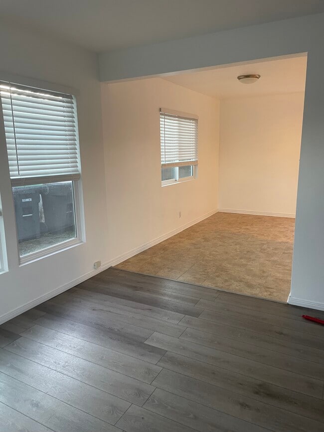 2295 Orange Ave in Costa Mesa, CA - Building Photo - Building Photo