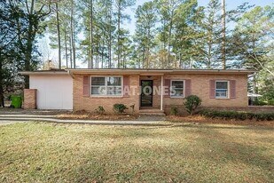 1808 Haviland Cir in Columbia, SC - Building Photo