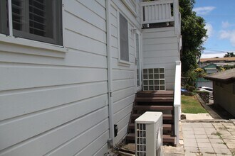 1638 Alencastre St in Honolulu, HI - Building Photo - Building Photo