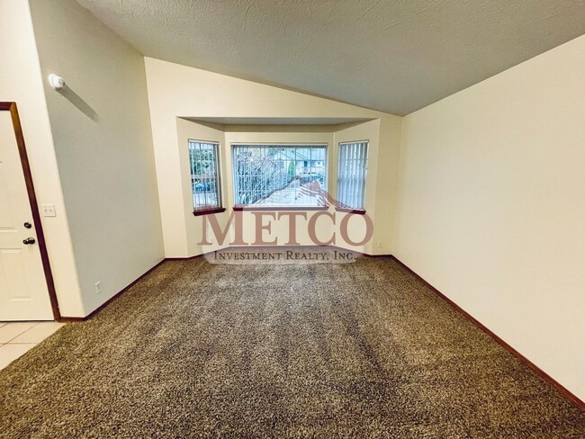 488 S 70th St in Springfield, OR - Building Photo - Building Photo