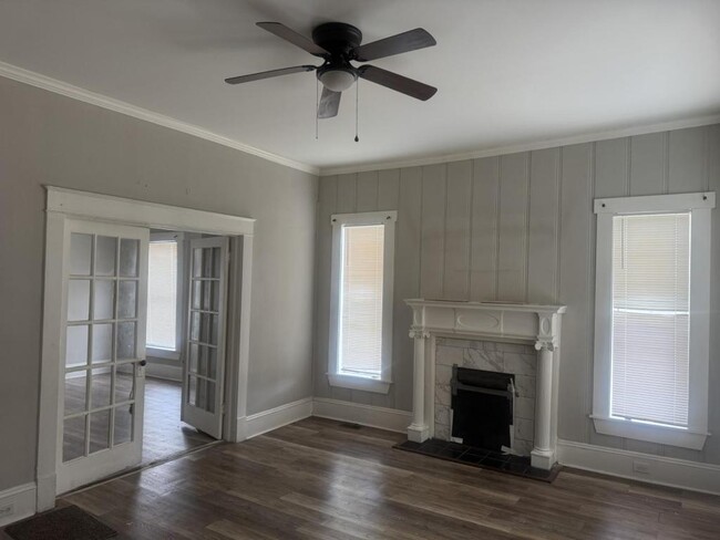 2900 E Bessemer Ave in Greensboro, NC - Building Photo - Building Photo