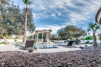 9121 N 69th St in Paradise Valley, AZ - Building Photo - Building Photo