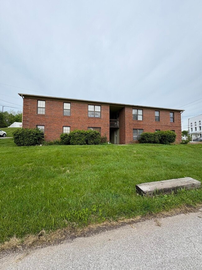 property at 121 N Brand St