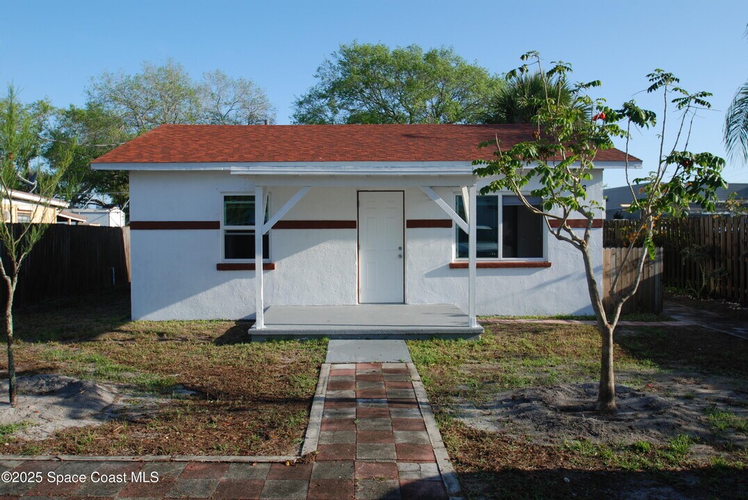 26 Seminole Ave W in Melbourne, FL - Building Photo